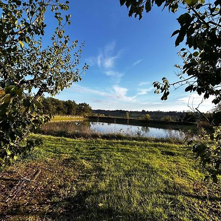 maison 10 personnes à la campagne dans une ferme fruitière uniquement à la semaine Montbarla Esterno foto