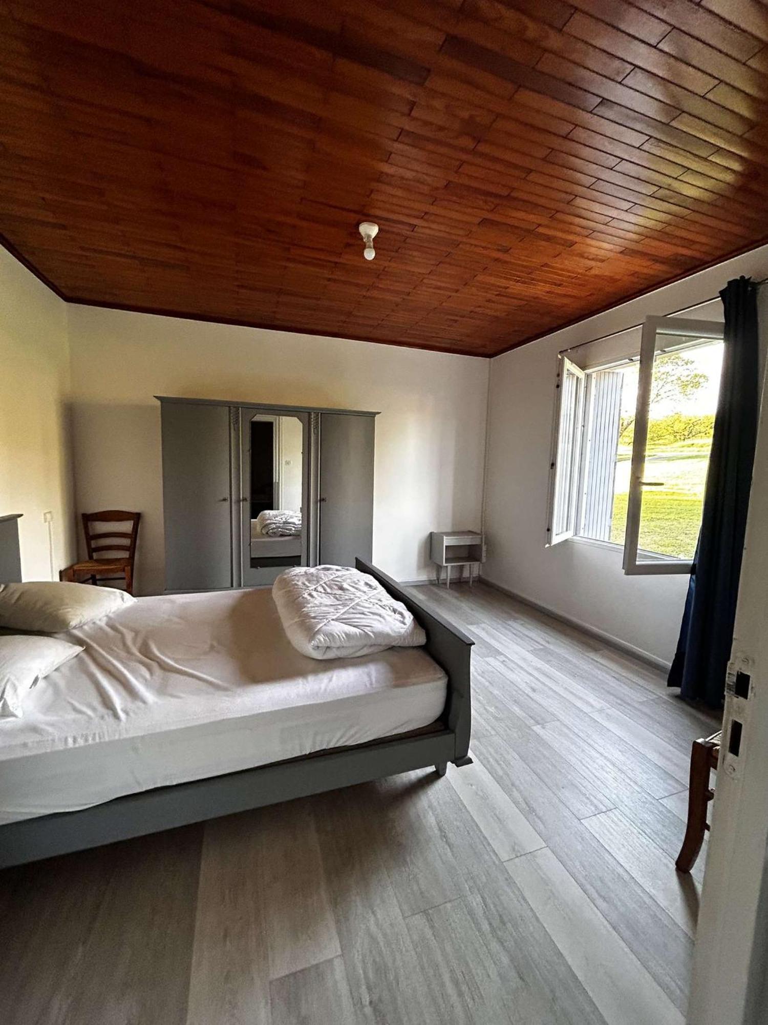 maison 10 personnes à la campagne dans une ferme fruitière uniquement à la semaine Montbarla Esterno foto
